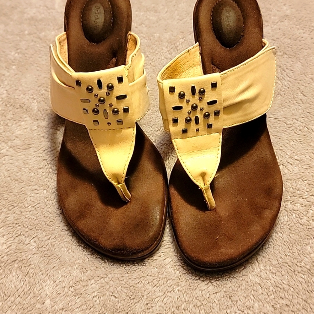 Dr. Scholls Cream and Brown Sandals